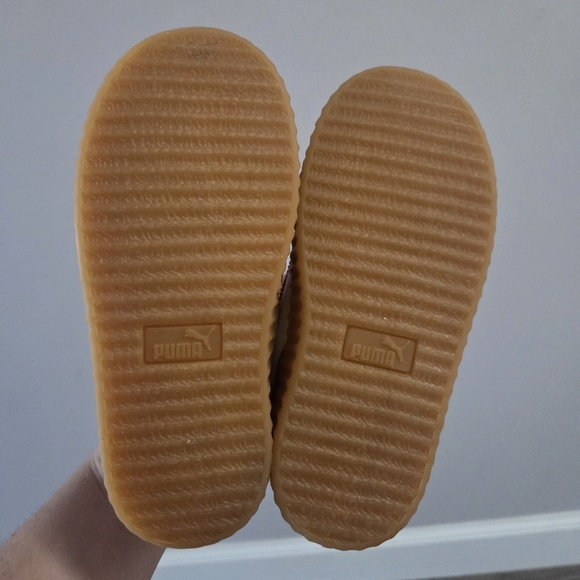 Puma × FENTY Girls Sneakers Size 10 NEW - Picture 5 of 6
